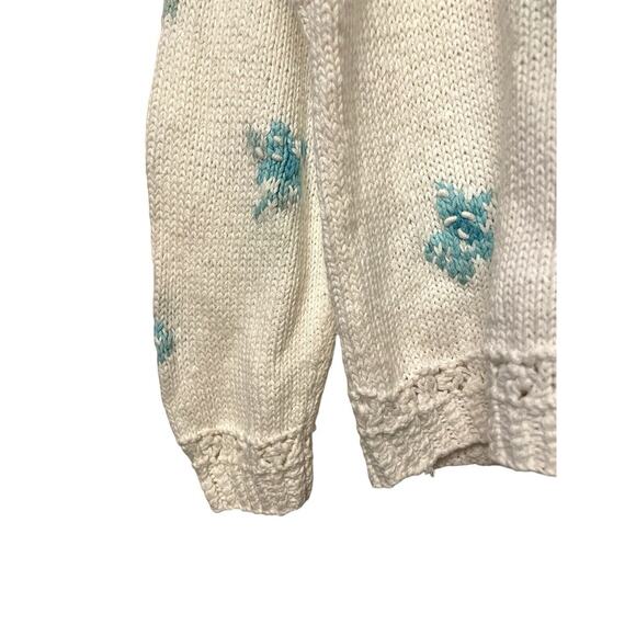 Vintage Jennifer Reed Hand Knit Cardigan Women Size Medium White Floral Blue 3D - Picture 7 of 9